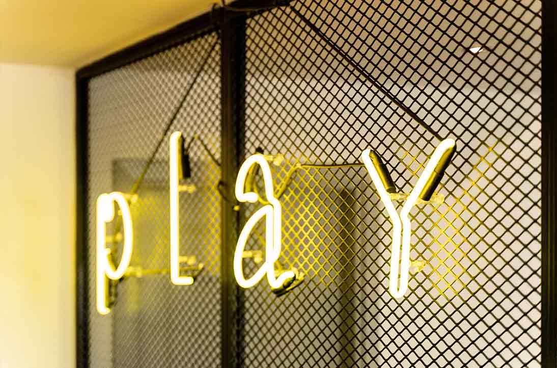 Play Theatrou Athens