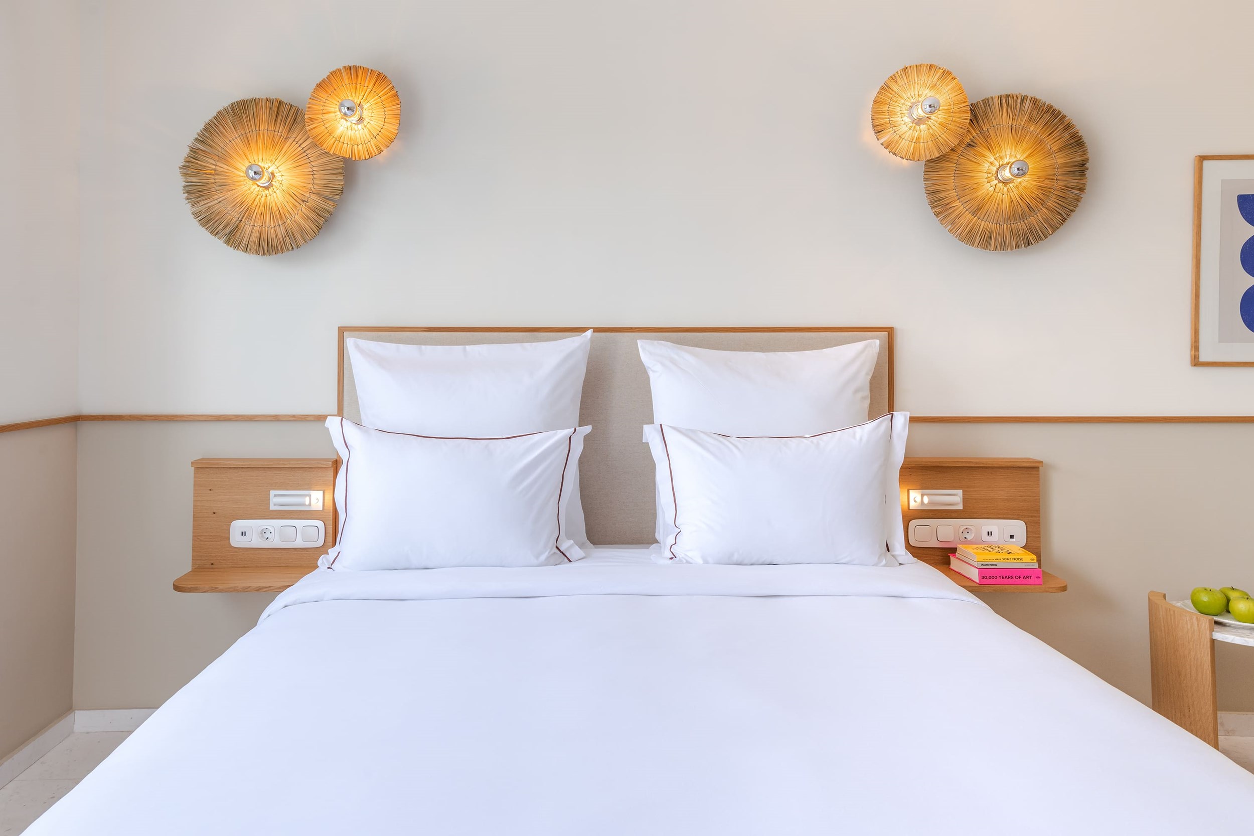 brown-beach-chalkida-bungalows-double-bed